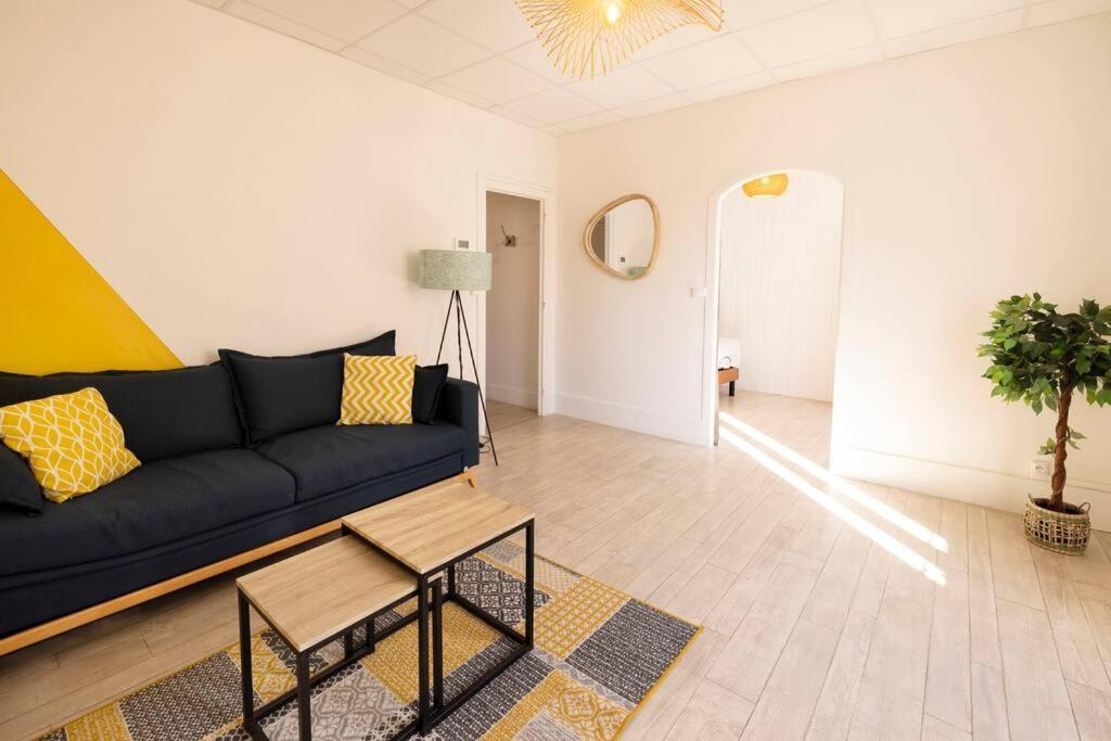 Le Cosy C - T2 Tout Equipe - Centre-Ville Gare Montluçon Buitenkant foto